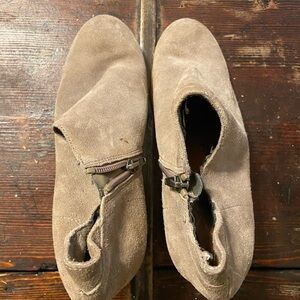 Tan Ankle Boots with block heel